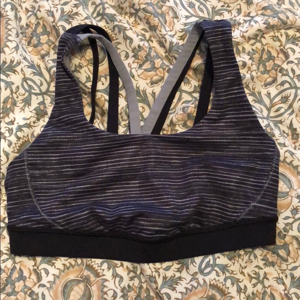 Lululemon sports bra